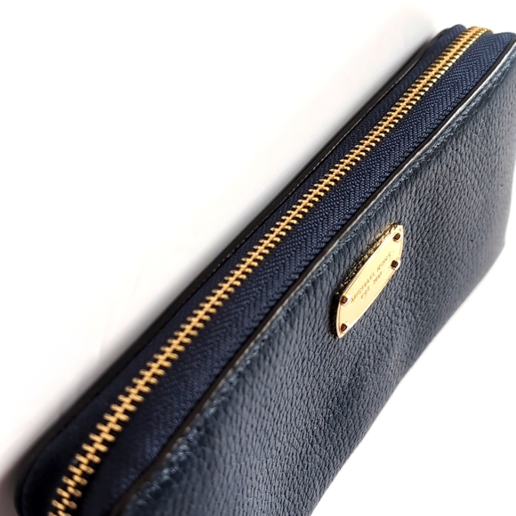 Michael Kors Jet Set Navy Blue Travel Zip Around Leather Wallet - Picture 7 of 15